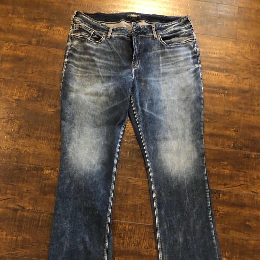 Silver “Avery” Slim Bootcut Jeans *NEW*